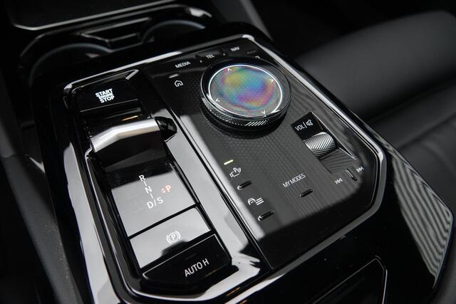 BMW 5-SERIE Touring 530e | M Sport | Pano | Trekhaak | Driving Assistant Plus | H&K |