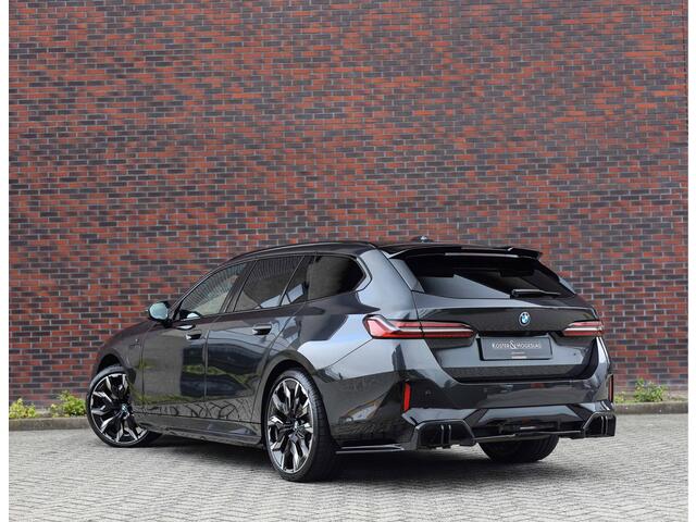 BMW 5-SERIE Touring 550e xDrive | M Performance - Pano - Trekhaak - HUD