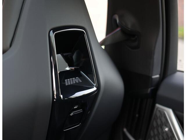 BMW 5-SERIE Touring 550e xDrive | M Performance - Pano - Trekhaak - HUD