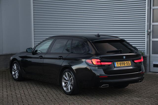 BMW 5-SERIE Touring 530e Executive 292PK NAP|Sportstoelen|Stoelverwarming|Plug in