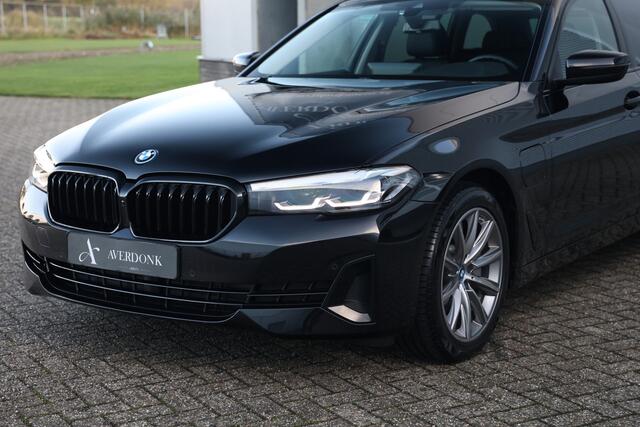 BMW 5-SERIE Touring 530e Executive 292PK NAP|Sportstoelen|Stoelverwarming|Plug in
