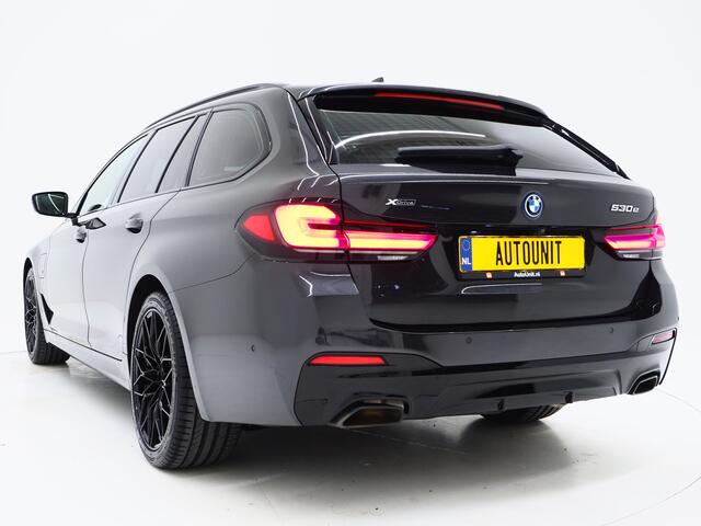 BMW 5-SERIE Touring 530e xDrive M Sport Shadow | Panoramadak | Trekhaak | Harman/Kardon | 360 | Head Up | Keyless