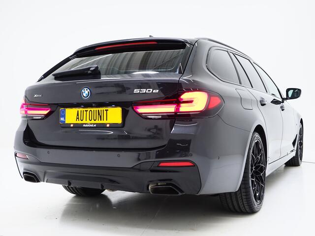 BMW 5-SERIE Touring 530e xDrive M Sport Shadow | Panoramadak | Trekhaak | Harman/Kardon | 360 | Head Up | Keyless