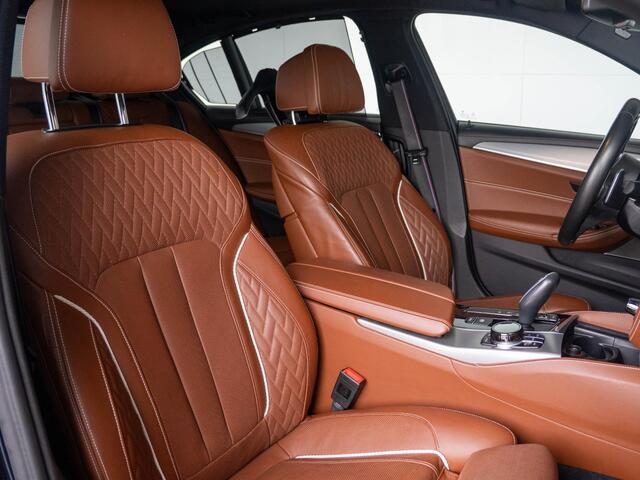 BMW 5-SERIE Sedan 540i xDrive | High Executive | M Sportpakket | Massagefunctie | Verwarmd Stuurwiel | Head-Up Display | Harman Kardon | Comfort Access | Soft Close | Schuif-/kanteldak | Stoelventilatie | Trekhaak