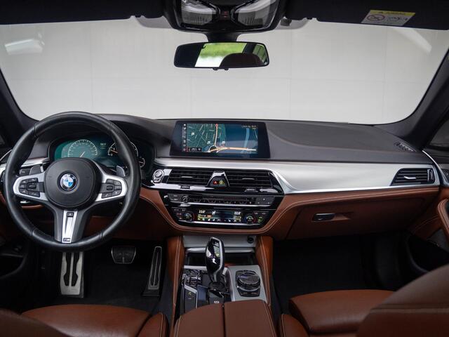 BMW 5-SERIE Sedan 540i xDrive | High Executive | M Sportpakket | Massagefunctie | Verwarmd Stuurwiel | Head-Up Display | Harman Kardon | Comfort Access | Soft Close | Schuif-/kanteldak | Stoelventilatie | Trekhaak