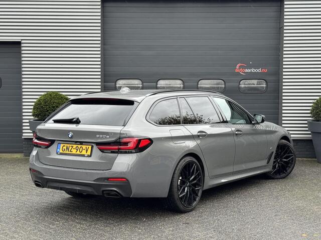 BMW 5-SERIE Touring 530e M-Sport | 360* Camera | Navigatie | Head-Up Display | 20 Inch Lichtmetalen Velgen | Elektrische Trekhaak |