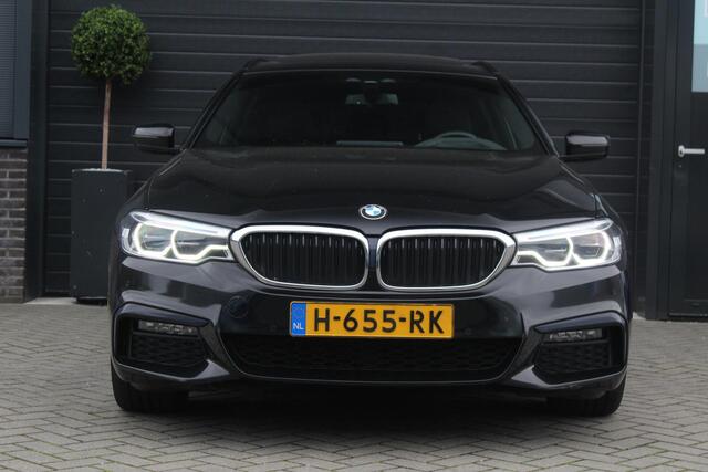 BMW 5-SERIE Touring 520i M Sport | Pano | NL-Auto | H+K High Executive Edition