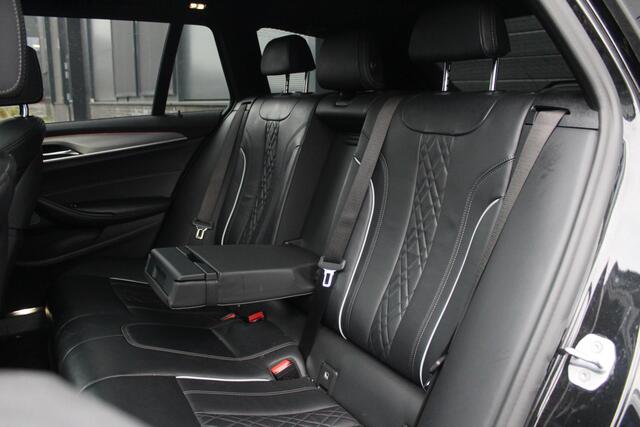 BMW 5-SERIE Touring 520i M Sport | Pano | NL-Auto | H+K High Executive Edition