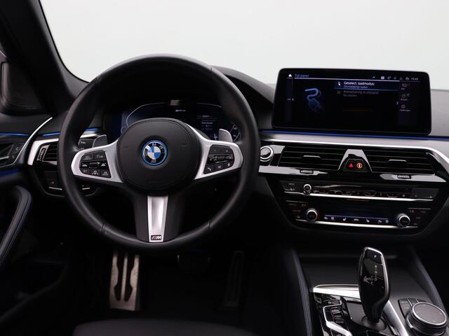 BMW 5-SERIE Sedan 545e xDrive M Sportpakket | Innovationspaket | Driving Assistant Prof. | Head-Up Display | Harman Kardon | 20"
