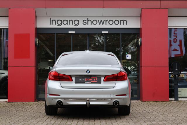 BMW 5-SERIE 520d High Executive | HUD | 360° Camera | Trekhaak | ACC | Schuif-/kanteldak | Leder |