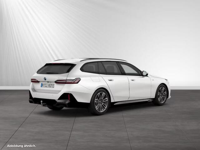 BMW 5-SERIE Touring 530e M Sport Edition