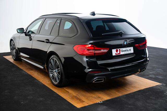 BMW 5-SERIE Touring 520i High Executive Edition M Sport - Panoramadak - Head up - Parking/Driving Assistant - Active Protection - Comfortstoelen - Elektrisch verwarmde voorstoelen - HiFi - M Sportonderstel -