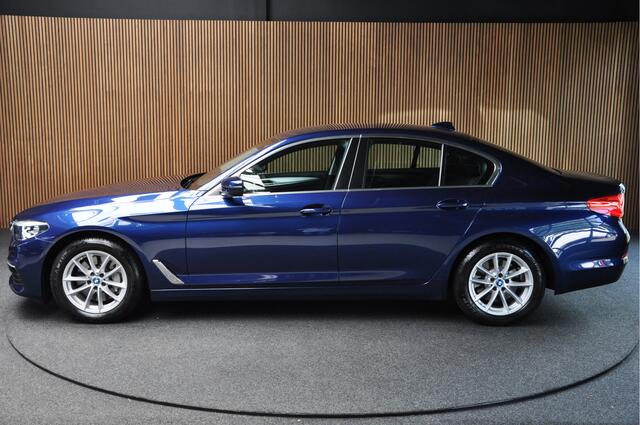 BMW 5-SERIE 530i Aut. Navi Climate Bi-Xenon PDC LM velgen