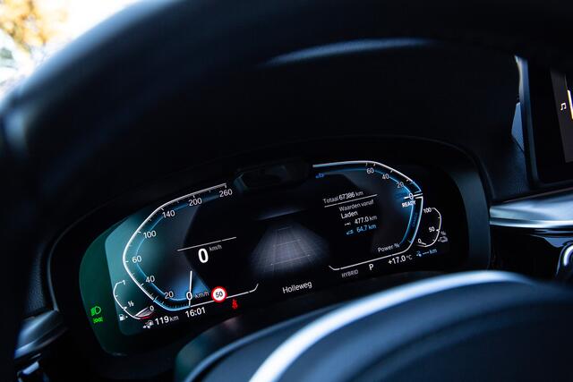 BMW 5-SERIE Touring 530e xDrive High Executive M-Sport , 4 wielsturing Panoramadak, Adap. cruise, Trekhaak,