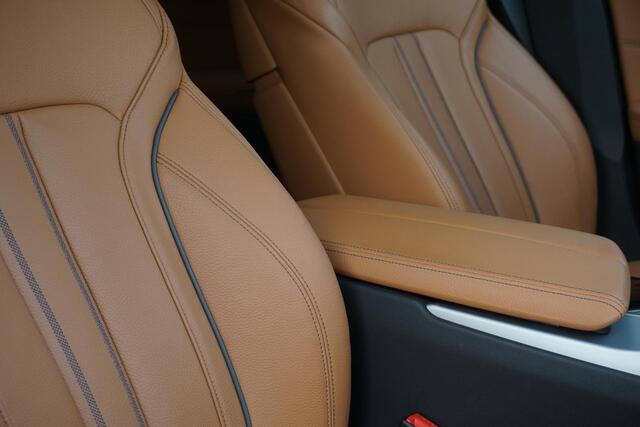 BMW 5-SERIE Touring 530e xDrive Business Edition Plus/Laser Led/Leer/ Origineel Nederlands