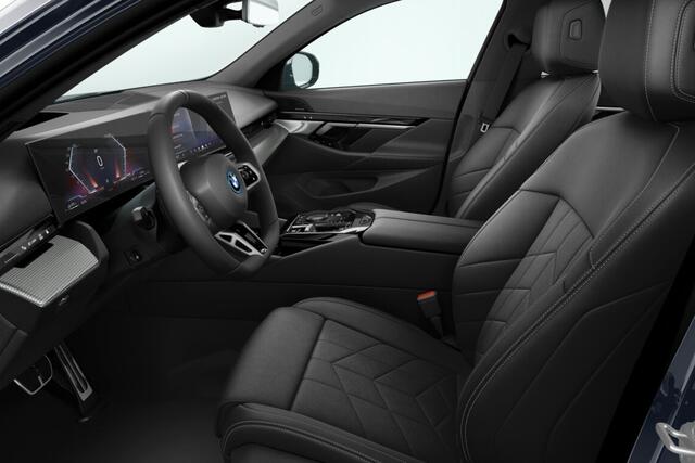 BMW 5-SERIE Touring 530e M Sport Edition | M Sportpakket | Innovation Pack | Travel Pack | Comfort Pack | Trekhaak