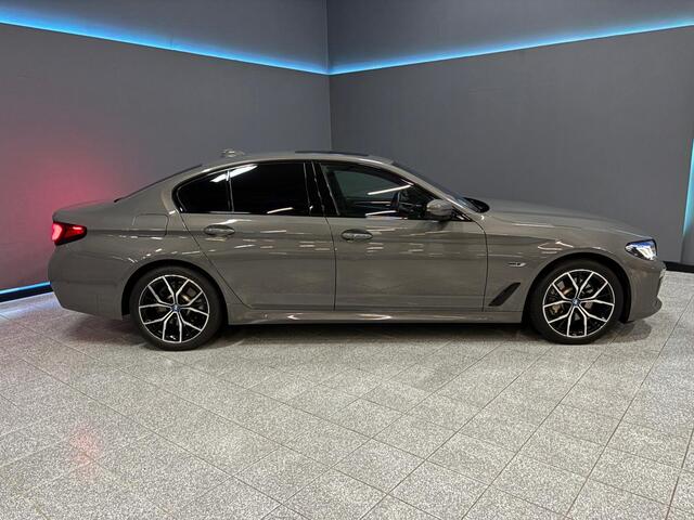 BMW 5-SERIE 530e Business Edition Plus M-sport|Pano|HUD|Camera