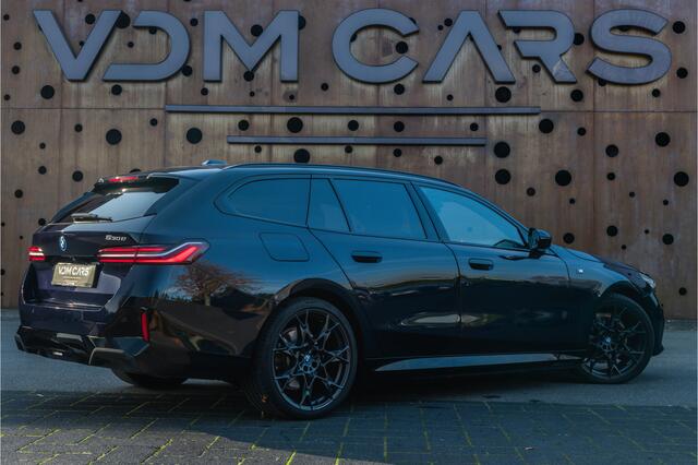 BMW 5-SERIE Touring 530e | M-Sportpakket | Comfort Pack | 21" M Performance | Innovation Pack | Trekhaak |
