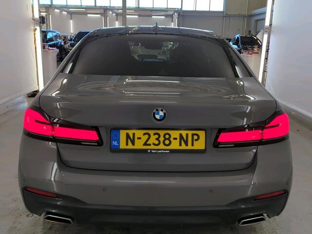 BMW 5-SERIE 520e M-Sport Panoramadak Laser Leer Comfort-Zetels