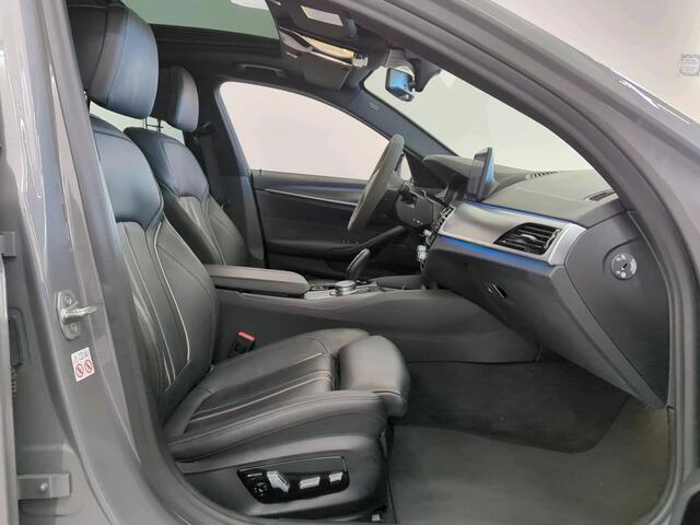 BMW 5-SERIE 520e M-Sport Panoramadak Laser Leer Comfort-Zetels