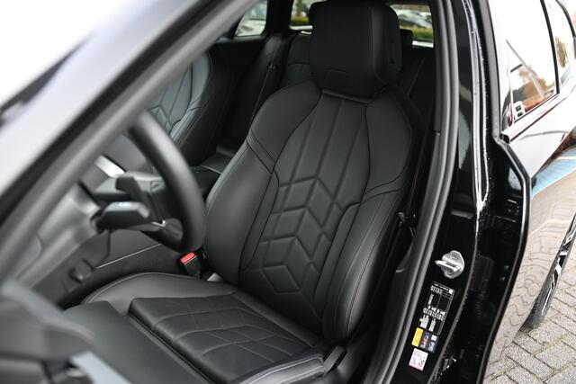 BMW 5-SERIE Touring 530e M Sport Automaat / Trekhaak / Adaptieve LED / Parking Assistant Plus / Stoelventilatie / Comfort Access / Live Cockpit Professional