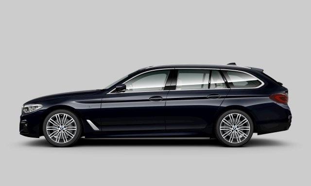BMW 5-SERIE Touring 520i M-Sport | Panoramadak | Adapt. Cruise Control