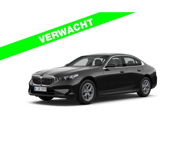 BMW 5-SERIE 520i - Sportstoelen - Stoelverwarming - Camera - Driving Assistant
