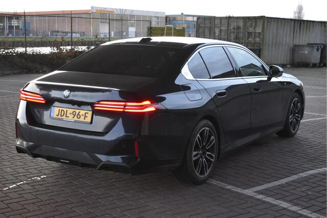 BMW 5-SERIE 520i M-Sport Comfort pack | Vol | Pano.dak | Harman/Kardon | Keyless | Memory stoelen | 360 gr.camera | Stoelverkoeling