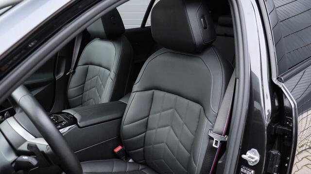 BMW 5-SERIE Touring 550e xDrive M-Sport Pro | Stoelventilatie | Harman/Kardon | Panoramadak | M Onderstel Professional | Head-up | Trekhaak