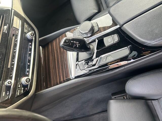 BMW 5-SERIE 540i 340PK xDrive High Executive Deze prachtige BMW wordt binnenkort verwacht!!!