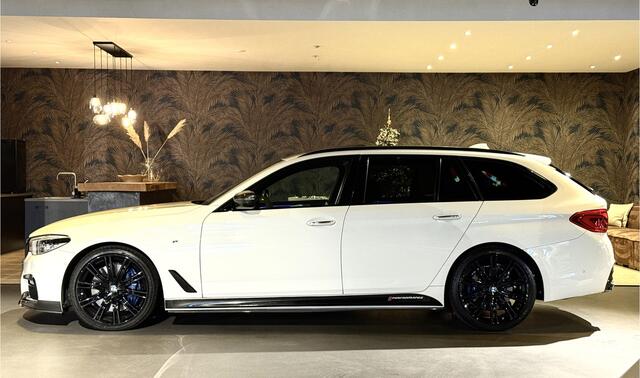BMW 5-SERIE Touring 540d xDrive I M-pakket I Carbon I Pano