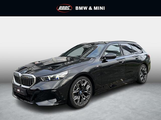 BMW 5-SERIE Touring 530e M Sport Edition Comfort toegang | Elect trekhaak | Origineel NL