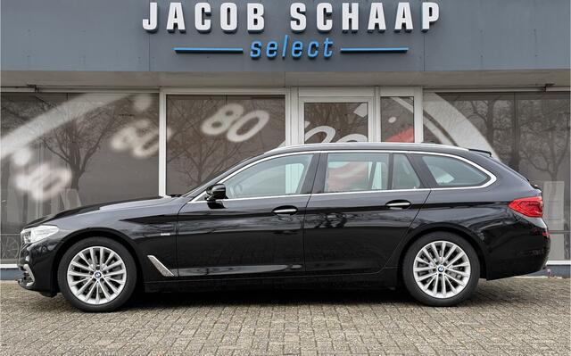 BMW 5-SERIE Touring 520i High Executive Luxury Automaat / Pano dak / 18"LM / Leder / Camera