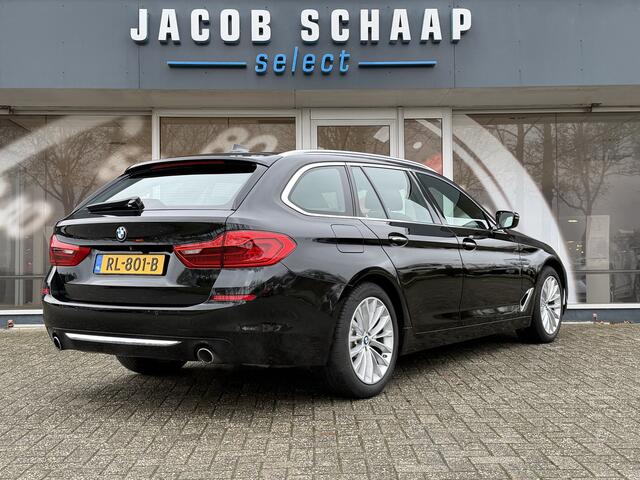 BMW 5-SERIE Touring 520i High Executive Luxury Automaat / Pano dak / 18"LM / Leder / Camera
