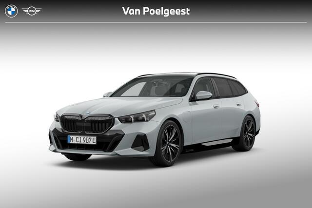 BMW 5-SERIE Touring 530e M Sport Edition | M Sportpakket Pro | Innovation Pack | Travel Pack | Comfort Pack | Trekhaak