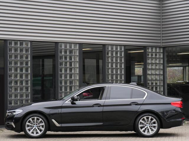 BMW 5-SERIE 530e SCHUIFDAK/ COGNAC LEER/ 360°CAMERA/ DRIVING ASSISTANCE PLUS PAKKET