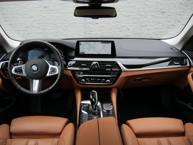 BMW 5-SERIE 530e SCHUIFDAK/ COGNAC LEER/ 360°CAMERA/ DRIVING ASSISTANCE PLUS PAKKET