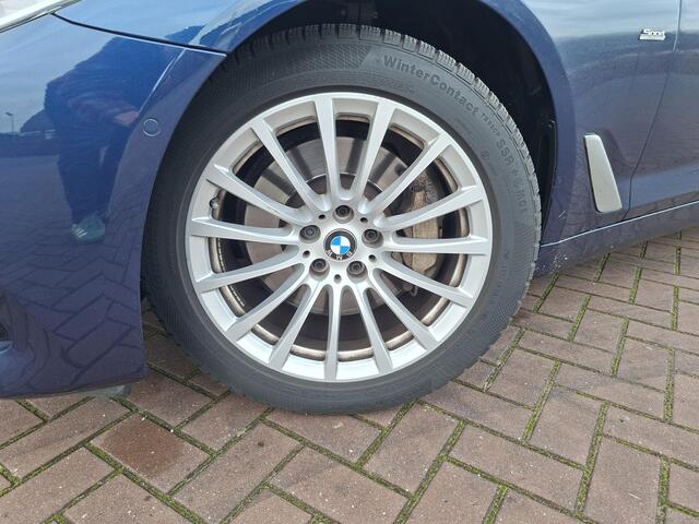 BMW 5-SERIE Touring 530i High Executive | Volleder | Pano | Luchtvering | Etc.