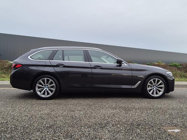 BMW 5-SERIE Touring 530e Business E plus Hybrid. Elektrische achterklep.