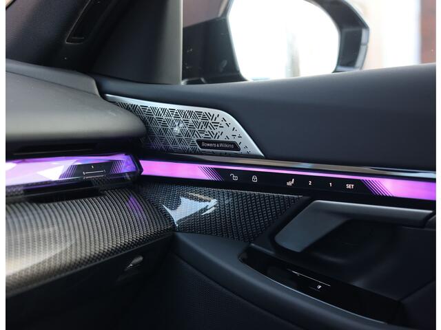 BMW 5-SERIE Touring 550e xDrive | M Sport Pro - Pano - Trekhaak - HUD