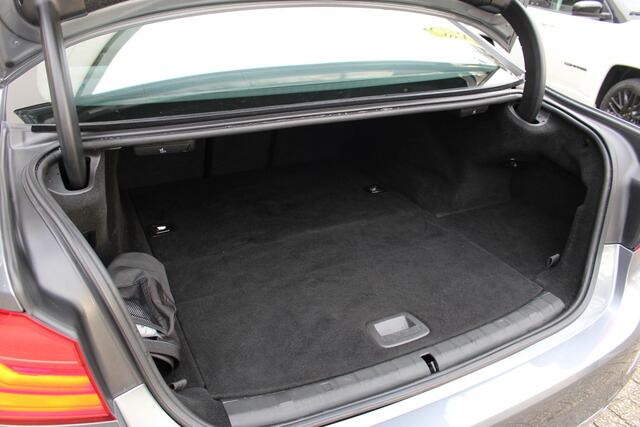 BMW 5-SERIE 530e iPerformance High Executive Automaat | Navigatiesysteem | Achterruitrij Camera | Lederen Bekleding