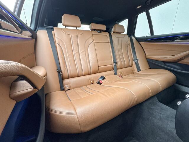 BMW 5-SERIE Touring 530i High Executive M-Sport 19 Inch / Comfort Acces / Soft Close / Electrische Zwenkhaak / Glazen Schuifdak / Getinte Ramen Achter / Driving Prof / Laser Light / Head Up Display / Hifi
