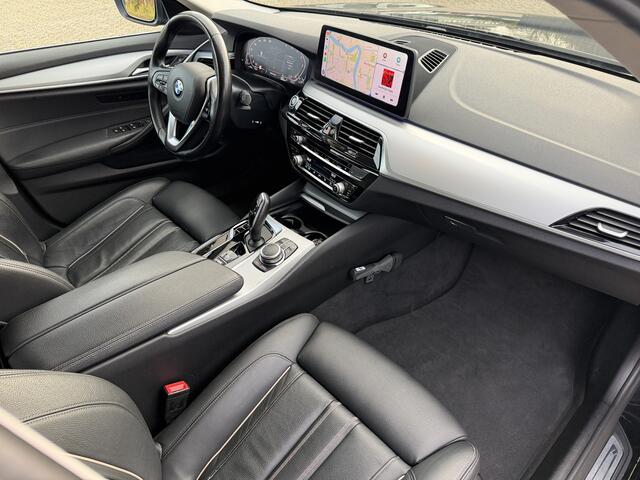 BMW 5-SERIE Touring 530d xDrive Business Edition Plus Carplay/Sportleer/Camera/Stoelverw