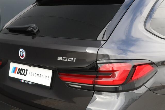 BMW 5-SERIE Touring 530i M Sport Laser Pano Comfort 20 inch -VOL-