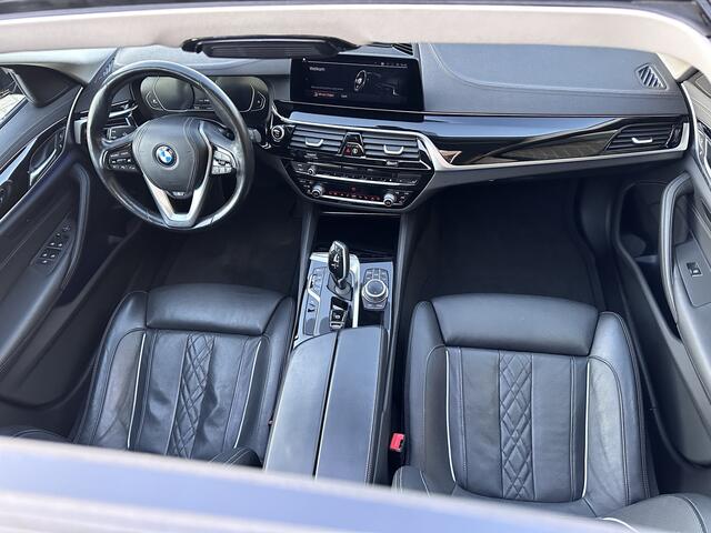 BMW 5-SERIE Touring 520d High Executive | Panoramadak | Luxury line | 360 Camera | Head-up Display