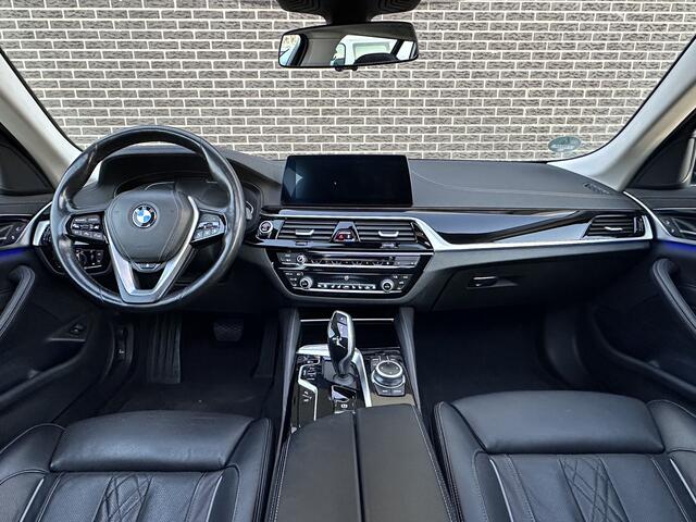 BMW 5-SERIE Touring 520d High Executive | Panoramadak | Luxury line | 360 Camera | Head-up Display
