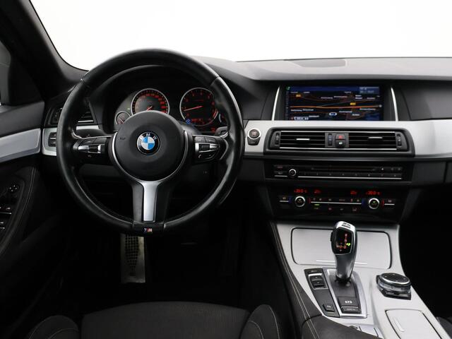 BMW 5-SERIE Touring 520i M-SPORT INTERIEUR + EXTERIEUR | M SPORTSTOELEN | 20 INCH LMV