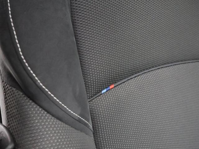 BMW 5-SERIE Touring 520i M-SPORT INTERIEUR + EXTERIEUR | M SPORTSTOELEN | 20 INCH LMV