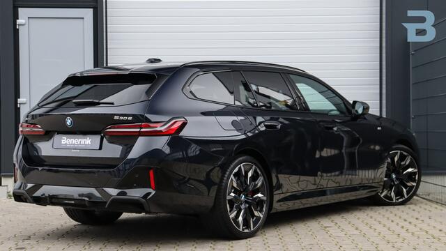BMW 5-SERIE Touring 530e xDrive M-Sport Pro | Stoelventilatie | Bowers & Wilkins | M Carbon exterieur | Onderstel Professional | Head-up | Panoramadak | Trekhaak