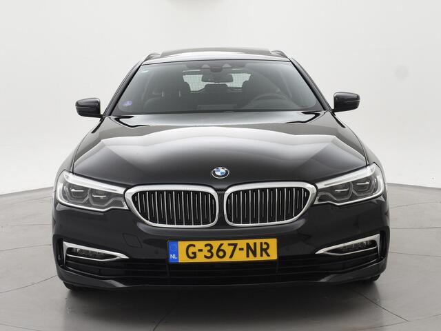 BMW 5-SERIE Touring 520i HE LUXURY + PANORAMA | HEAD-UP | LIVE COCKPIT | 1e EIGENAAR | SFEERVERLICHTING | LEDER